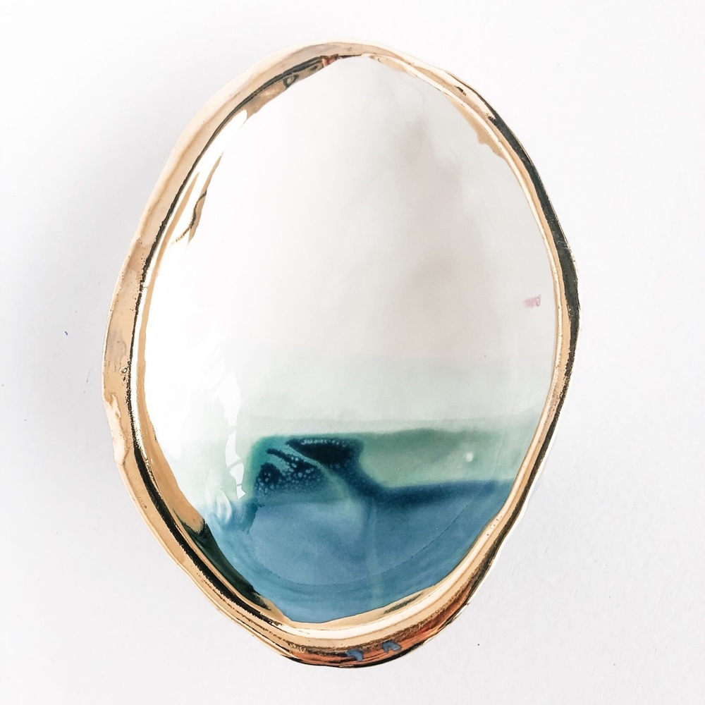 Jewelry dish with 22k gold rim